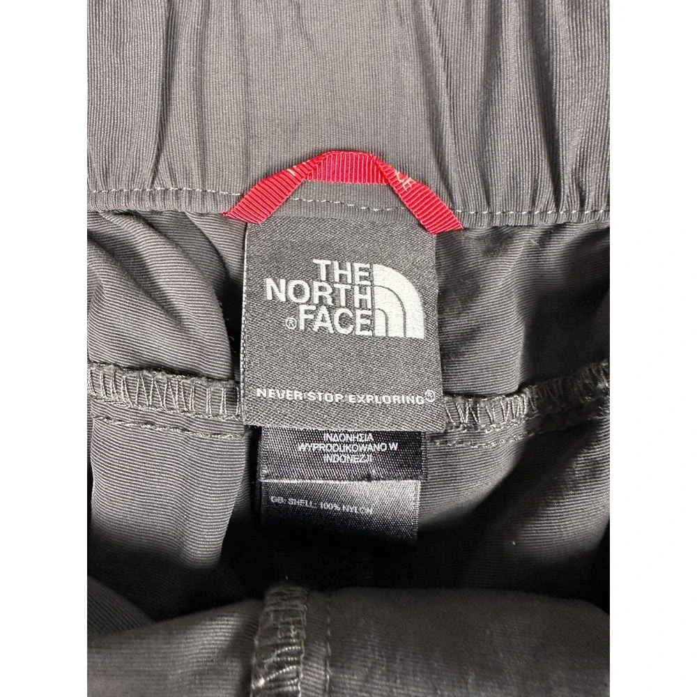 The North Face Mens Large Gray Hiking Shorts Cargo Outdoor Nylon Trail Utility